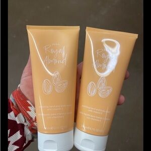 JAFRA Royal Almond Hand and Body Wash - Creamy Orange